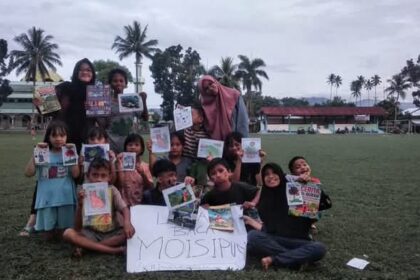 Suka duka Enji dan Anisya mendirikan Komunitas Literasi Moisipun, bangkitkan minat baca anak