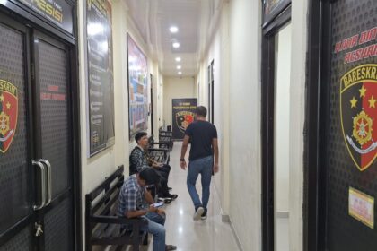 Mantan Bupati Sitaro Evangelian Sasingen diperiksa polisi lebih dari dua jam