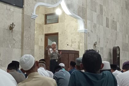 Momen Tarawih Keliling di Moyag Tampoan, Kultum Dai Polri sentuh hati jemaah