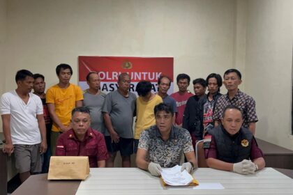 Polres Sitaro serahkan 10 WNA yang ditemukan terdampar ke pihak Imigrasi