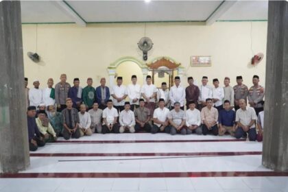 Safari Ramadan di Bolsel: Iskandar-Deddy buka puasa hingga Tarawih bersama warga Posigadan