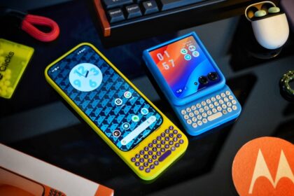 Clicks membawa kasus keyboard gaya BlackBerry-nya ke ponsel Android.