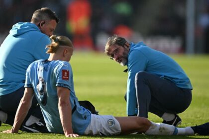Erling Haaland dari Manchester City terluka dalam perempat final Piala FA.