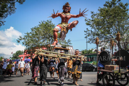 FOTO: Pawai Ogoh-ogoh di Manado
