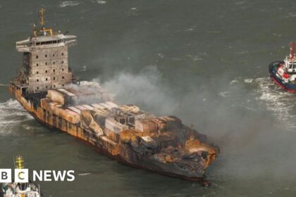 Kapten kapal yang ditangkap adalah warga negara Rusia, kata pemiliknya.