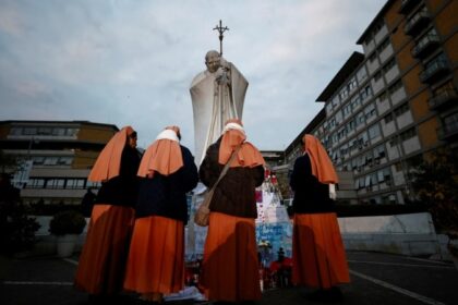 Paus Fransiskus Merespons Positif Pengobatan untuk Pneumonia Ganda