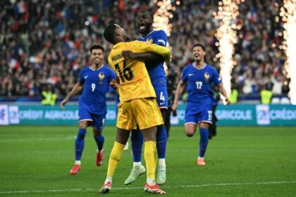 Penjaga gawang Prancis Maignan 'perbedaan' di gawang, kata Mbappé