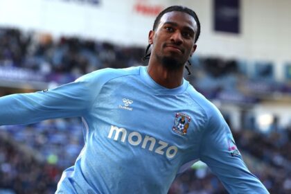Penyerang Amerika Serikat, Haji Wright, mencetak hat trick pertamanya di Inggris untuk Coventry
