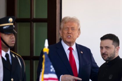 Trump Hentikan Sementara Bantuan untuk Ukraina 