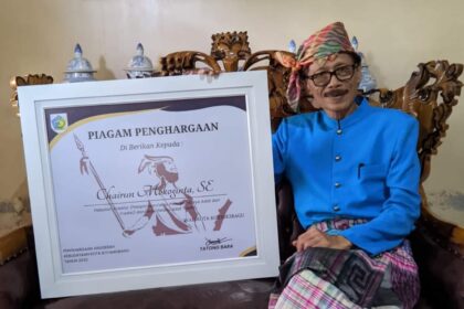 Wali Kota dan Ketua TP-PKK Kotamobagu dianugerahi gelar punuk dan boki dalam prosesi adat 'poponikan kon komalig'