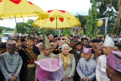 Dibalut adat dan tradisi, Weny Gaib tempati Komalig dengan prosesi 'poponikan'