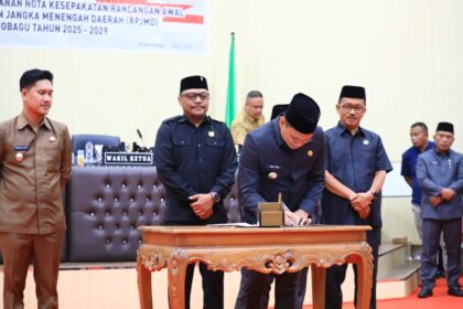 Sinergitas Pemerintah dan DPRD, Wali Kota Kotamobagu tandatangani Nota Kesepakatan RPJMD