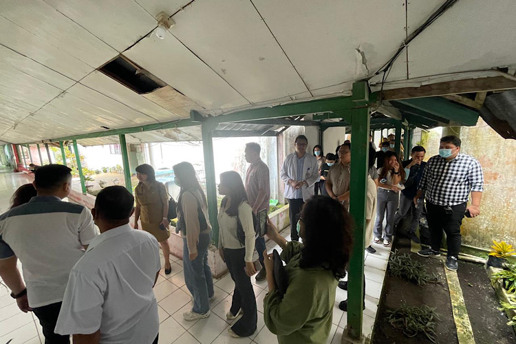 Nick Lomban Pimpin Pansus LKPJ Kunjungan ke RS Noongan, Dapati Insfrastruktur Memprihatinkan 10 Nick Lomban Pimpin Pansus LKPJ Kunjungan ke RS Noongan, Dapati Insfrastruktur Memprihatinkan