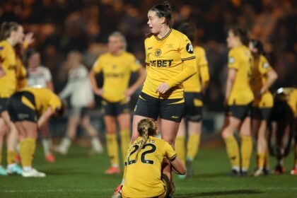 Pemain-pemain Wolves 'terpukul' karena klub tidak mengajukan promosi ke Championship.