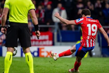 Pendukung Atlético Madrid akan menggugat UEFA atas penalti Julian Álvarez yang tidak diberikan.