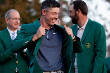 Rory McIlroy berharap dapat 'menginspirasi' Manchester United setelah kemenangan di Masters.