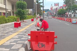 Lusye Pyenu, penjaga kebersihan Kota Manado yang tetap setia meski usia senja