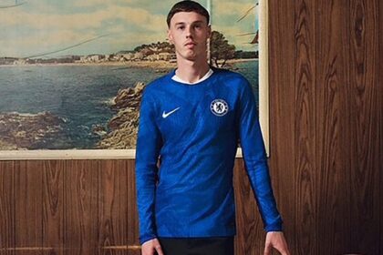 Desain jersey kandang Chelsea musim 2025-26 terinspirasi oleh daerah barat London.