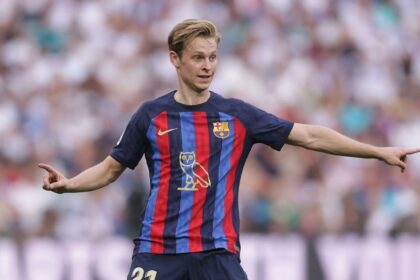 Melihat kembali setiap kali seragam Barcelona dihiasi dengan logo seniman