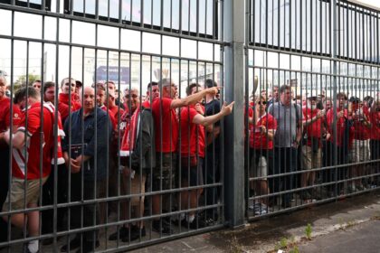 Menteri Prancis meminta maaf kepada penggemar Liverpool atas kesalahan final Liga Champions 2022.