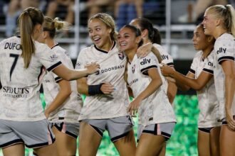 Saudara Thompson mencapai sejarah NWSL dengan koneksi gol dalam kemenangan Angel City