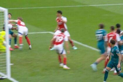 Ulasan VAR: Apakah Evanilson melakukan handball sebelum gol Arsenal?