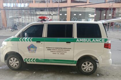 Bupati Sitaro pastikan dua Puskesmas di kepulauan terima bantuan ambulance
