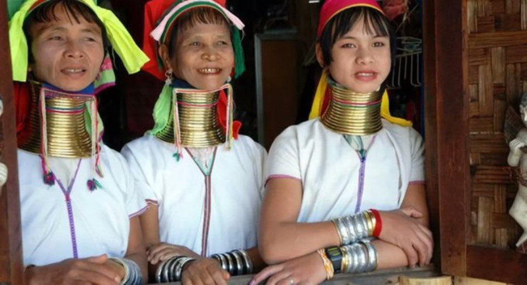 Beragam ritual dan tradisi unik dari berbagai belahan dunia dari potong jari hingga lempar bayi