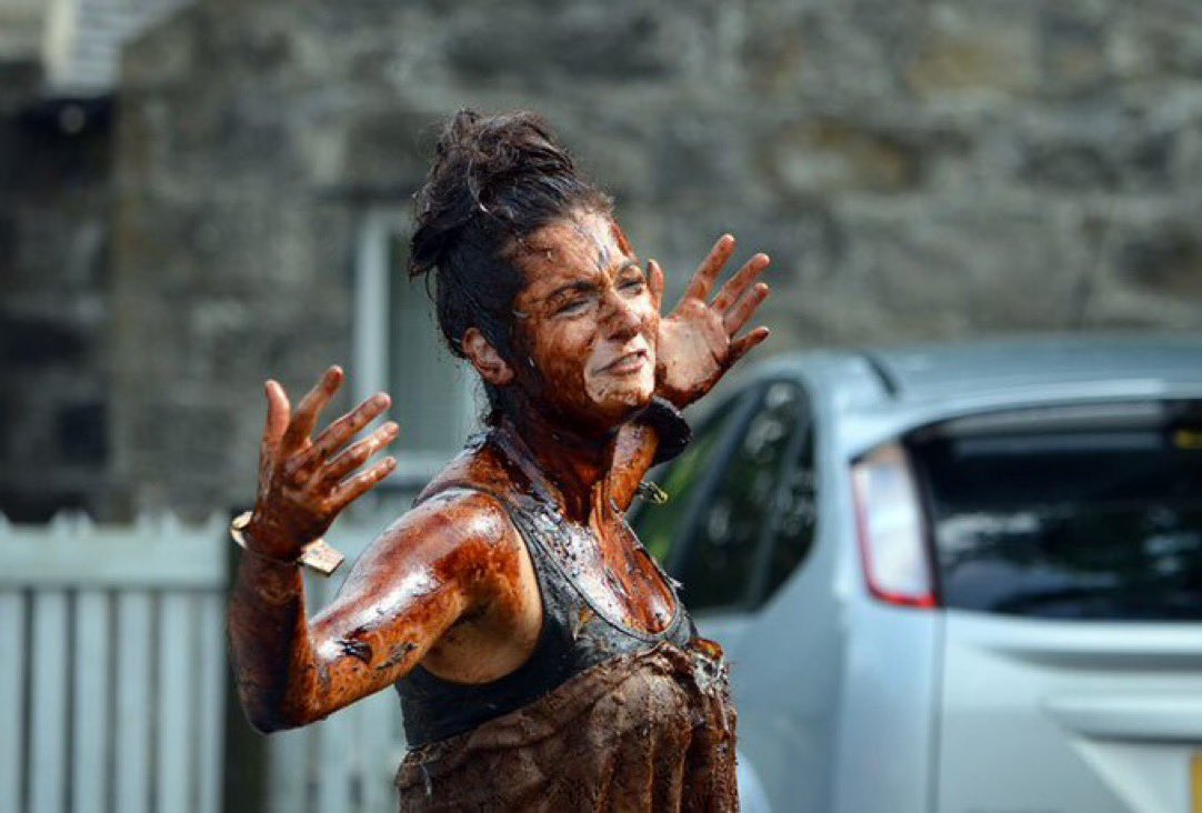 Beragam ritual dan tradisi unik dari berbagai belahan dunia dari potong jari hingga lempar bayi