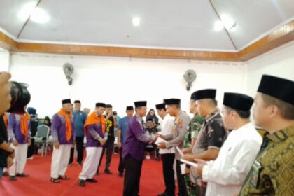 Penuh harapan dan doa, Wali Kota Kotamobagu lepas jemaah calon haji 2025