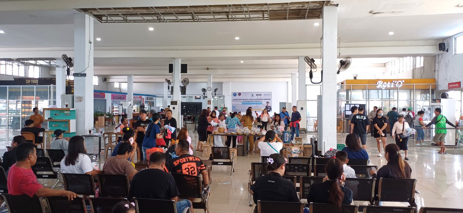 Korban KM Barcelona V masih bertahan di Pelabuhan Manado