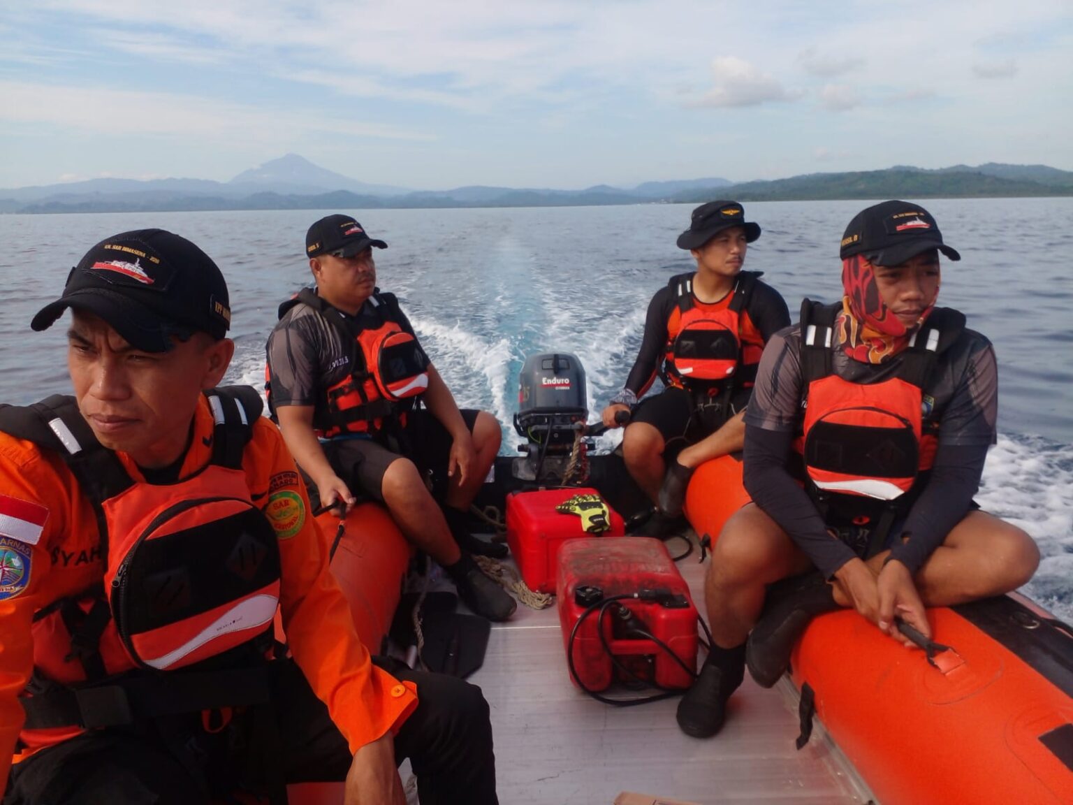 Pencarian dua korban KM Barcelona berlanjut, keluarga ikut serta