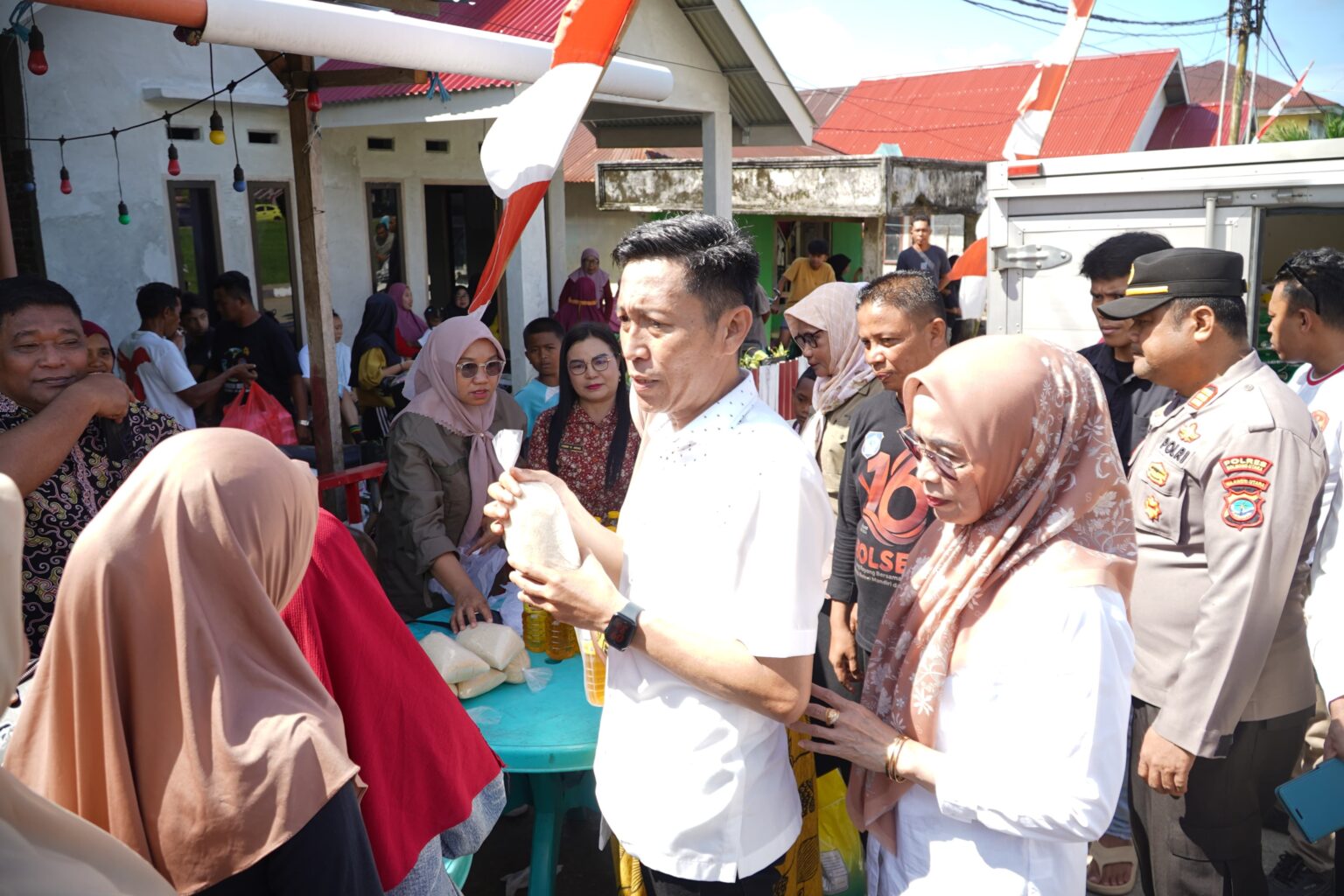 Gerakan Pangan Murah diserbu warga, Bupati Bolsel: Pemerintah hadir untuk rakyat
