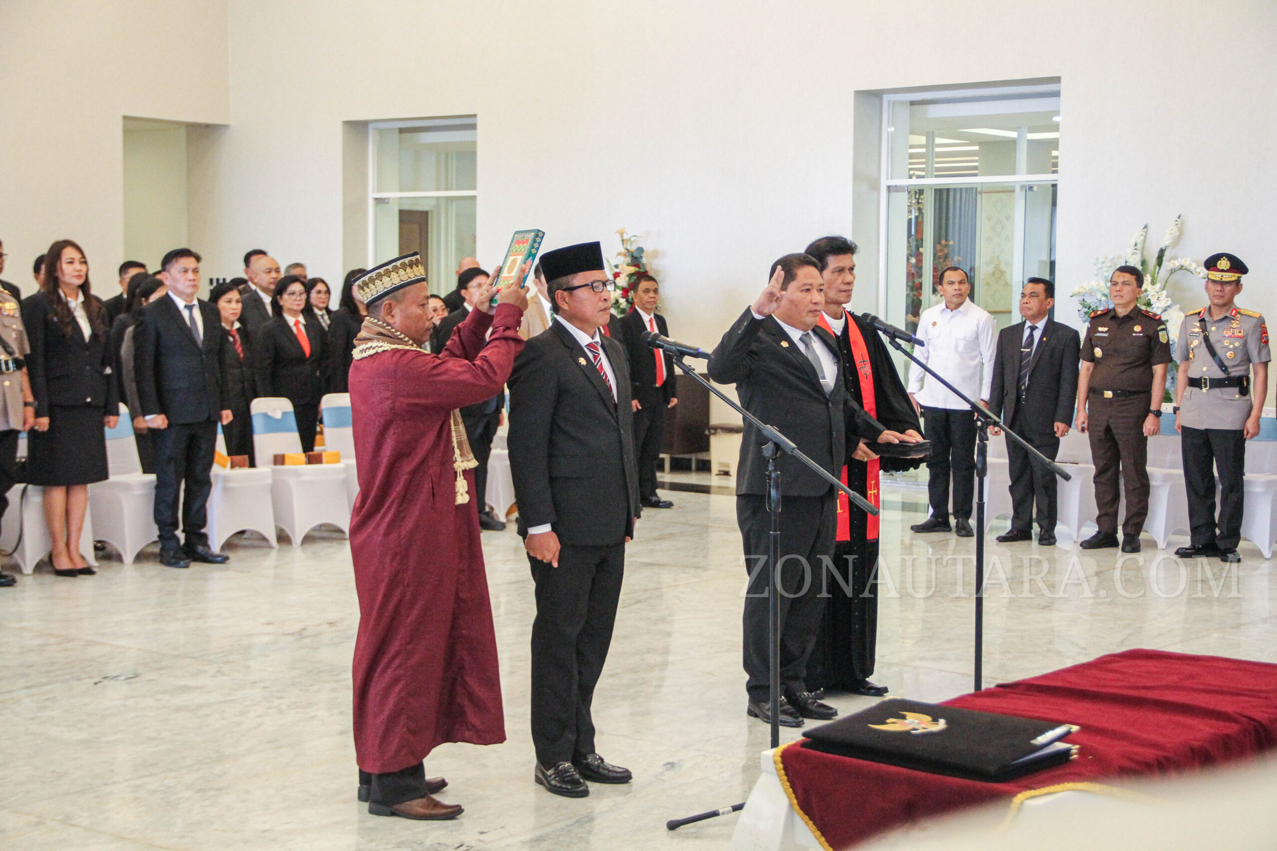 FOTO: Gubernur Sulut lantik Pj Sekprov dan Kepala Inspektorat Daerah
