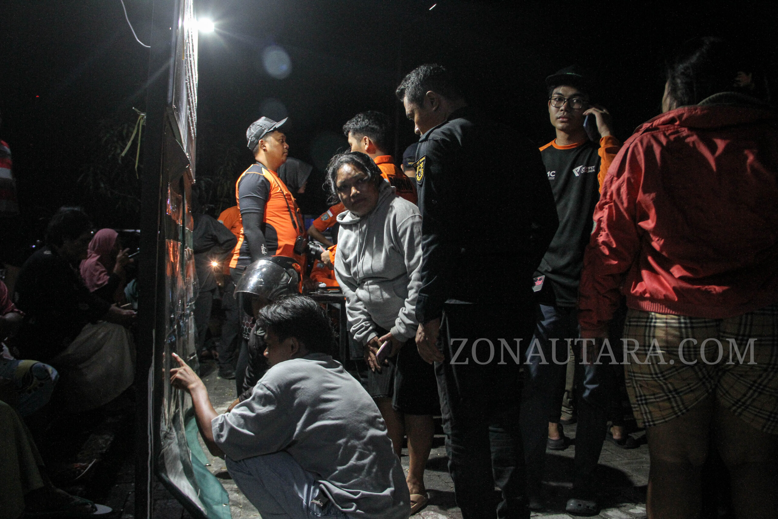 FOTO: Evakuasi korban terbakarnya KM Barcelona Va