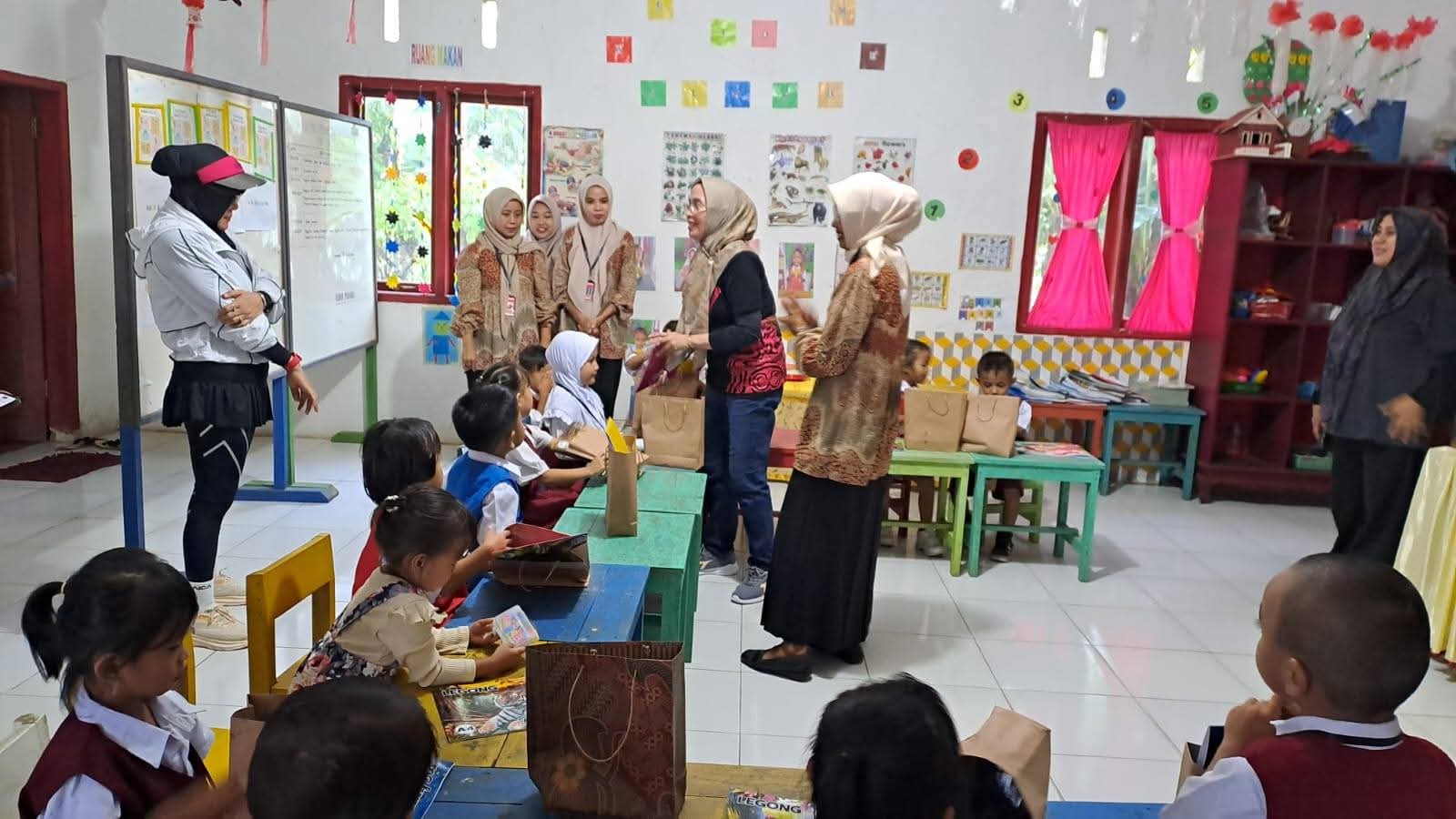 Bunda PAUD Bolsel dan Disdikbud dampingi MPLS di TK Cendana, Rante: Bentuk karakter sejak dini