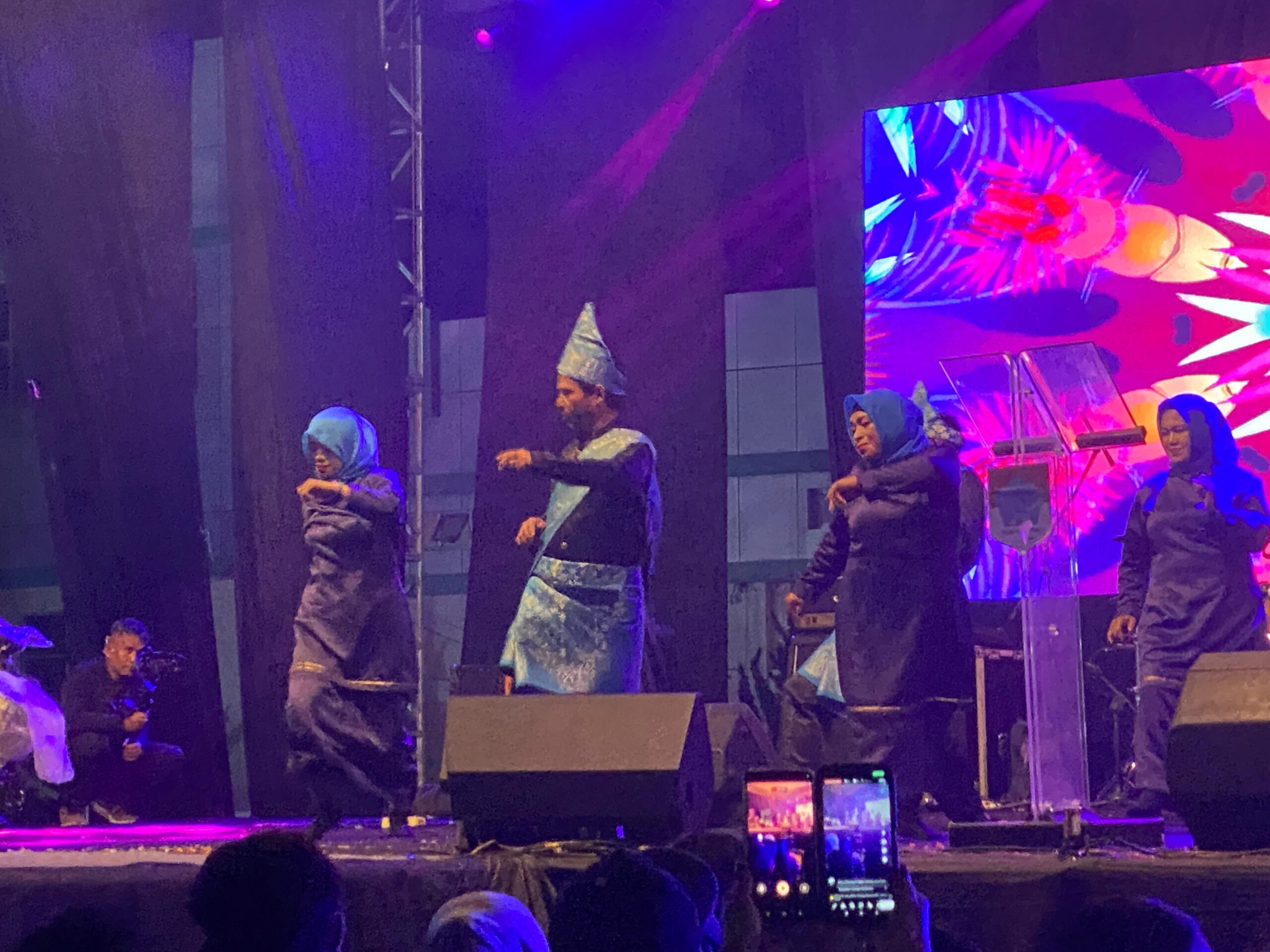 Tari Dana-dana di Karnaval Budaya di Kabela Fest (FOTO: Zonautara.com/Eliana Gloria)