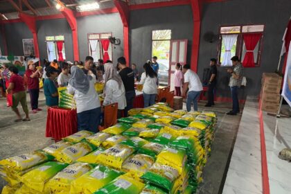 Pemprov Sulut gelar operasi pasar murah di Minsel, jaga stabilitas harga jelang Pengucapan Syukur