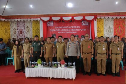 Wali Kota Kotamobagu Weny Gaib bersama Forkopimda mengikuti secara daring peluncuran Koperasi Merah Putih oleh Presiden RI, Senin (21/7/2025).