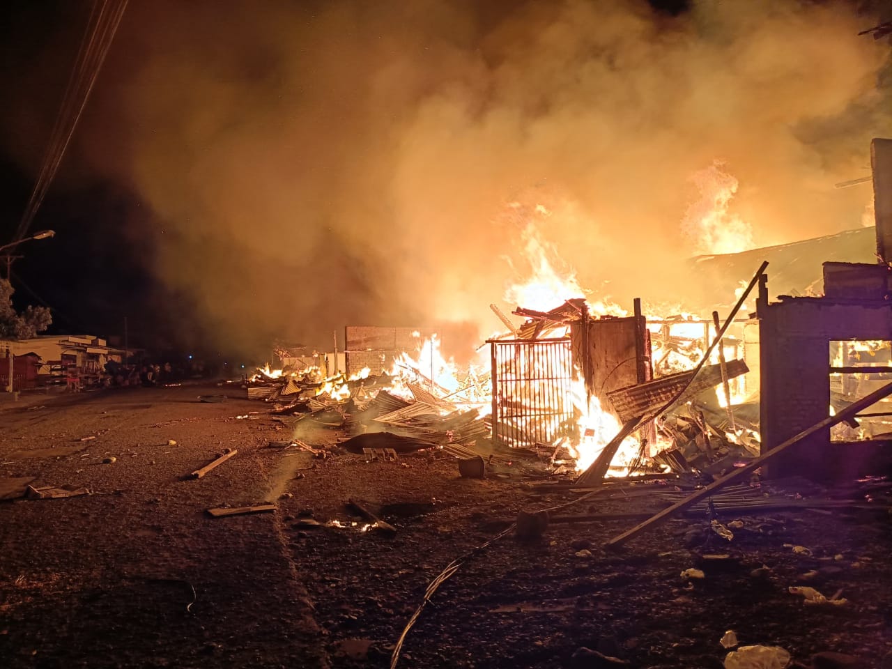 Kebakaran hebat kembali melanda Pasar Lolak, kerugian mencapai Rp600 jutaan