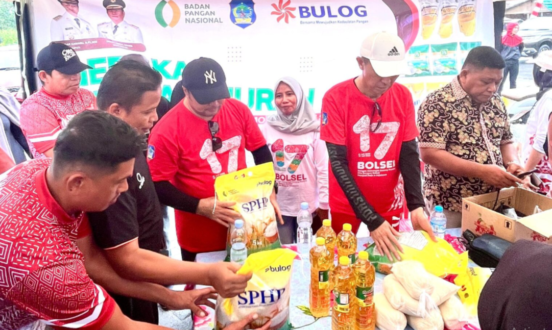 Tampak Bupati Bolsel H. Iskandar Kamaru, memantau GPM di Alun-alun ibukota Molibagu. (Dok pribadi).