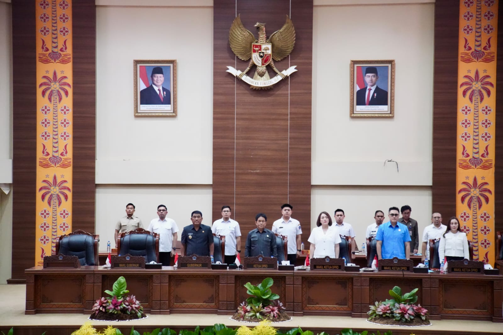 Gubernur Yulius Selvanus sampaikan Ranperda Perubahan APBD 2025 dalam Rapat Raripurna DPRD Sulut 8 Gubernur Yulius Selvanus sampaikan Ranperda Perubahan APBD 2025 dalam Rapat Raripurna DPRD Sulut