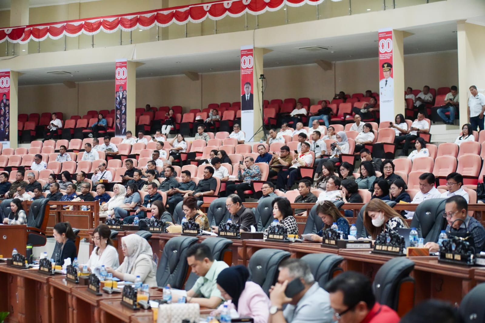 Gubernur Yulius Selvanus sampaikan Ranperda Perubahan APBD 2025 dalam Rapat Raripurna DPRD Sulut 9 Gubernur Yulius Selvanus sampaikan Ranperda Perubahan APBD 2025 dalam Rapat Raripurna DPRD Sulut