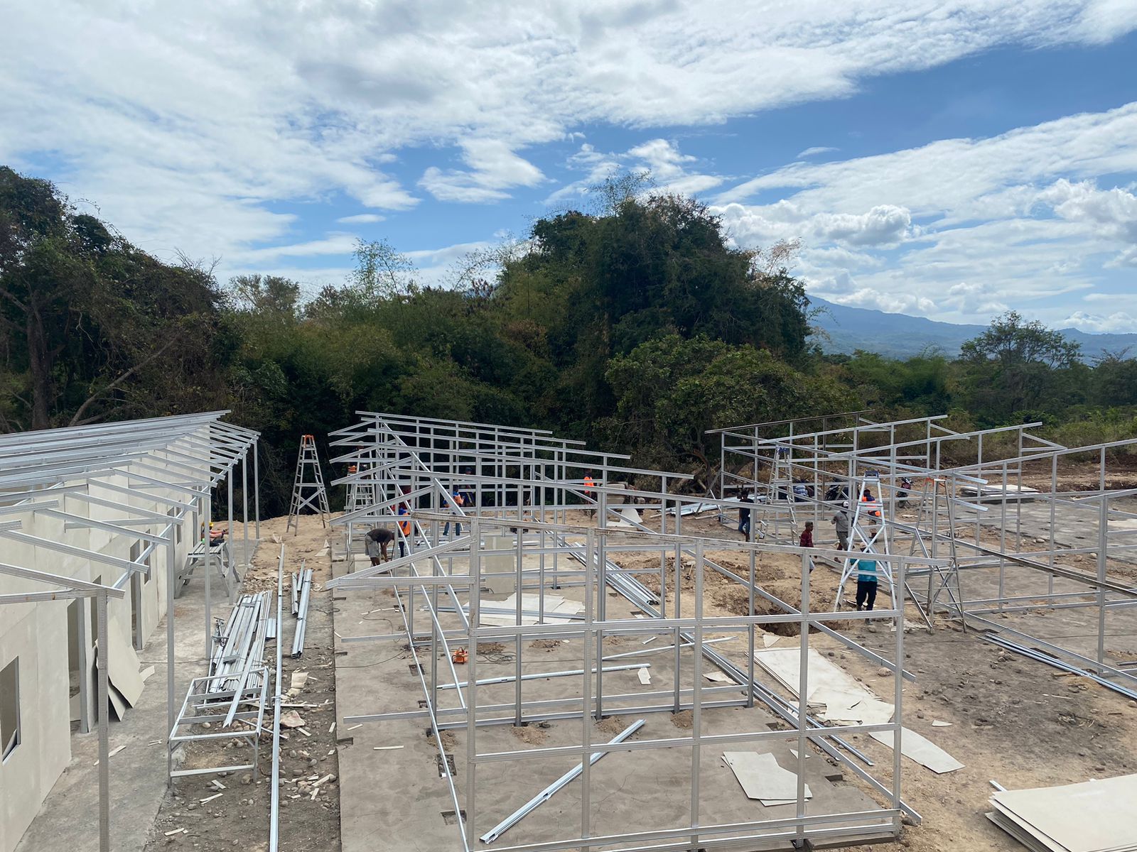 BNPB pastikan pengungsi erupsi Lewotobi Laki-laki segera tempati Huntara tahap akhir