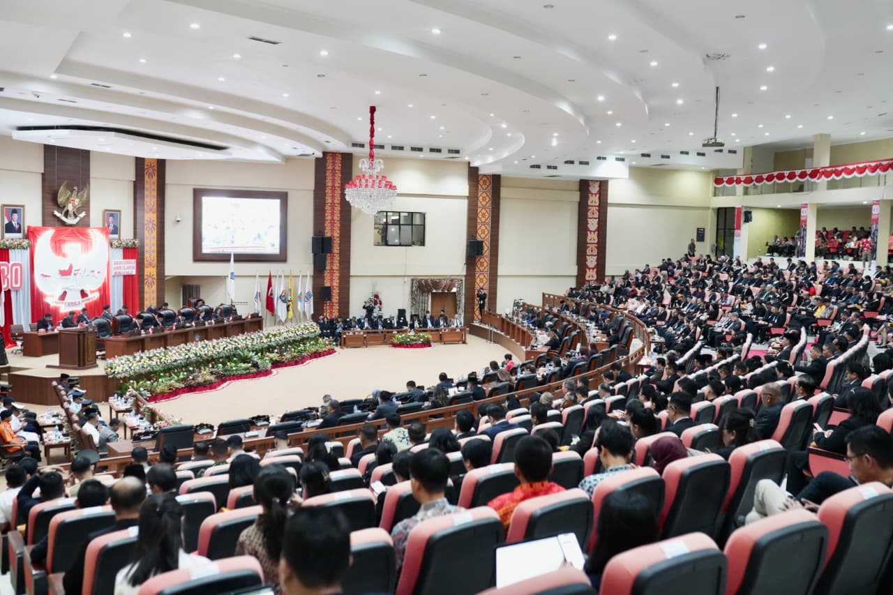 Rapat Paripurna DPRD Sulut