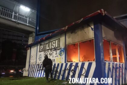 Jakarta semakim ricuh, Pos Polisi Semanggi dibakar massa