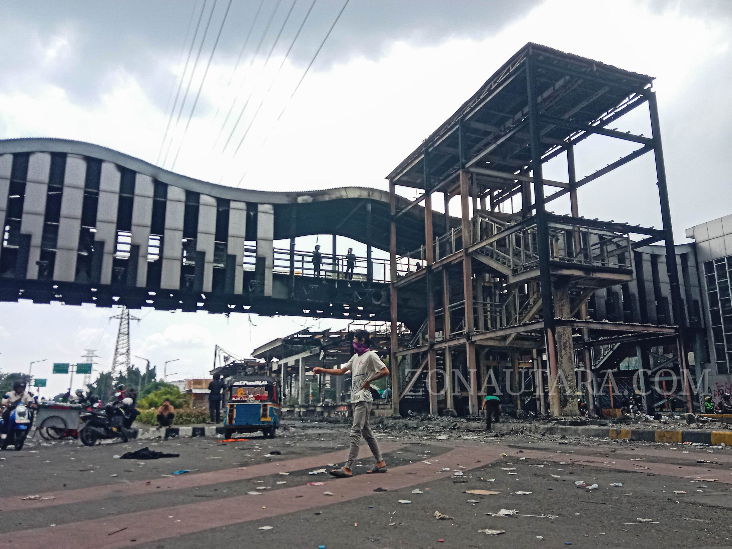 FOTO: Kondisi Jakarta usai aksi massa