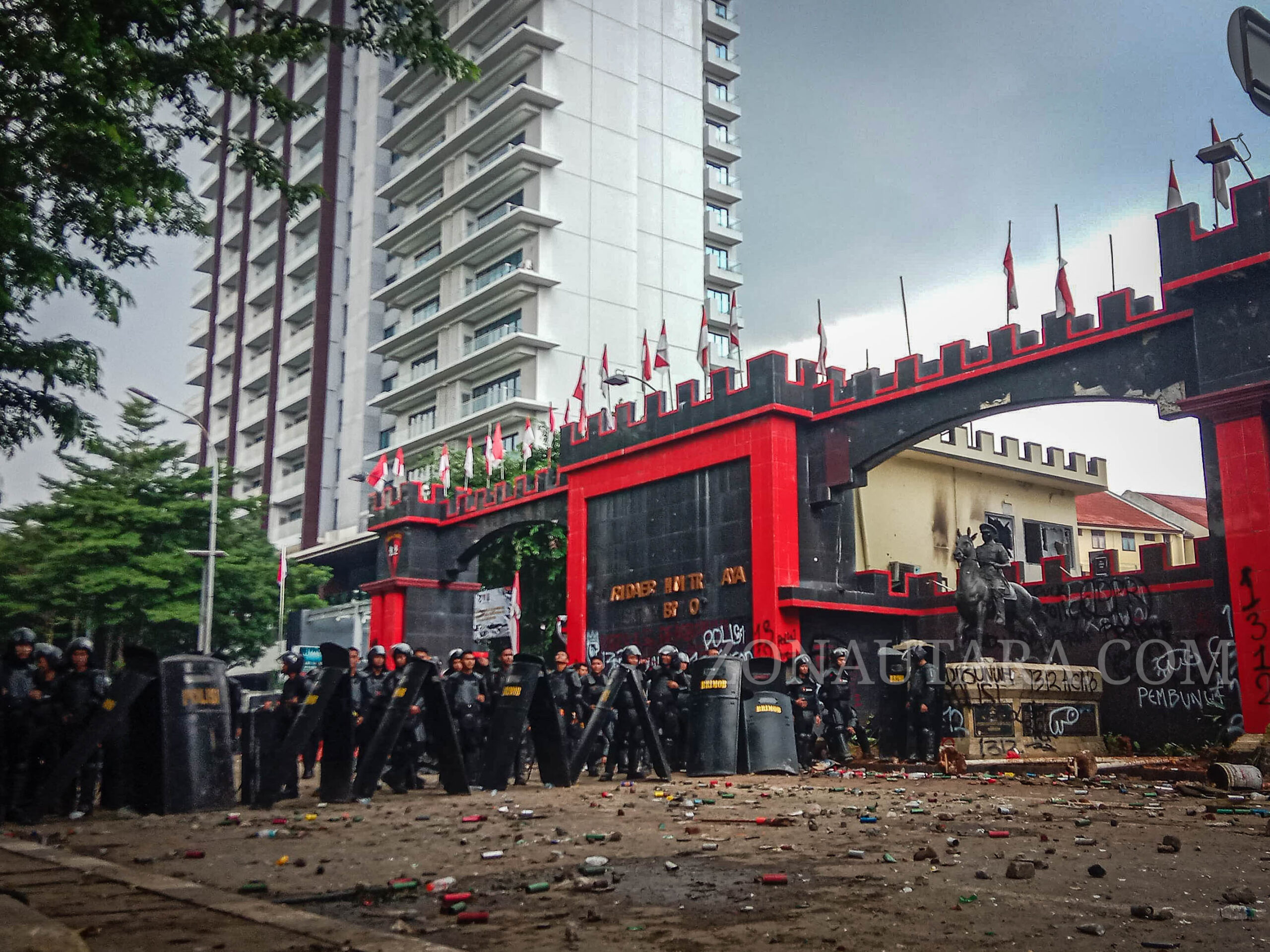 FOTO: Kondisi Jakarta usai aksi massa