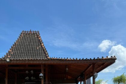 YBM dan Srikandi PLN UP3 Gorontalo pasang listrik gratis untuk yayasan rumah yatim