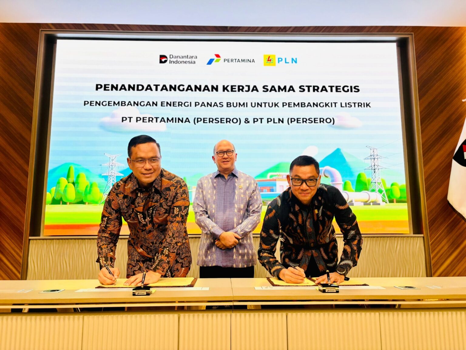 PLN dan Pertamina teken kerja sama pengembangan energi panas bumi nasional